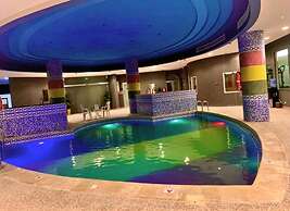 Golden Ship Hotel