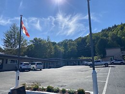 Silver Maple Motel