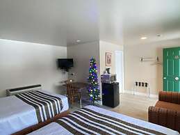 Silver Maple Motel