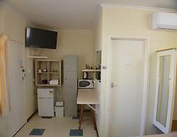 Glossop Motel