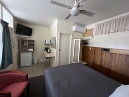 Glossop Motel