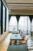 The Standard, Bangkok Mahanakhon