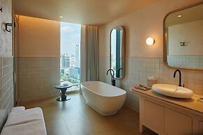 The Standard, Bangkok Mahanakhon
