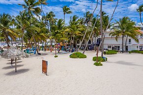 Luxury beachfront villa in Los Corales