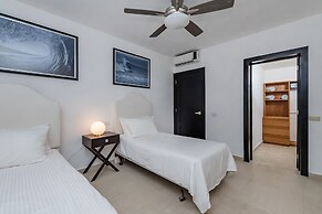 Luxury beachfront villa in Los Corales