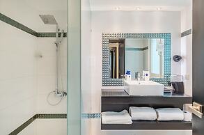 Luxury beachfront villa in Los Corales
