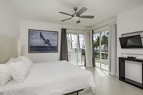 Luxury beachfront villa in Los Corales