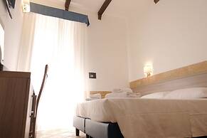 Hotel Alex Square