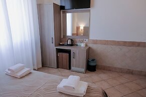 Hotel Alex Square