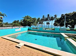 Emthree Seaside Apartments