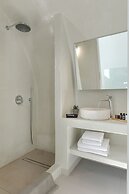 Onyx Hotel & Suites