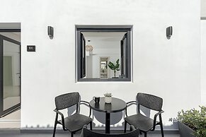 Onyx Hotel & Suites
