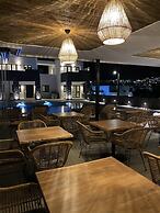 Onyx Hotel & Suites