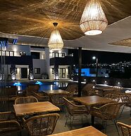 Onyx Hotel & Suites