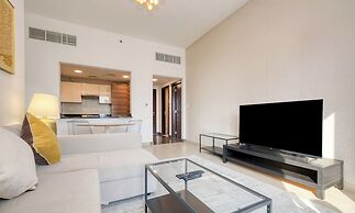 Sophisticated One Bedroom with full Marina View