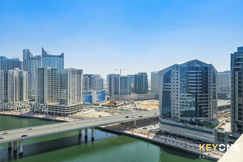 Sleek Studio in Privé with Stunning Canal View