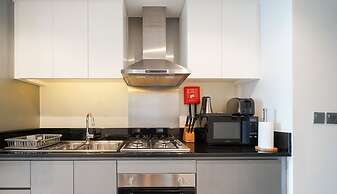 Sleek Studio in Privé with Stunning Canal View