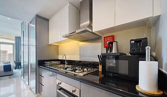 Sleek Studio in Privé with Stunning Canal View