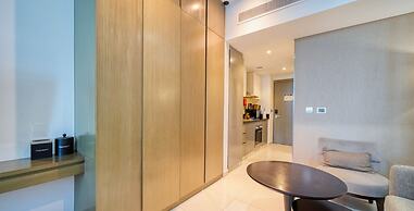 Sleek Studio in Privé with Stunning Canal View
