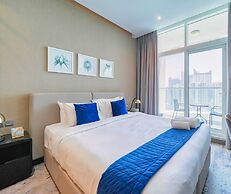 Sleek Studio in Privé with Stunning Canal View
