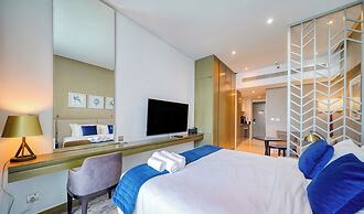 Sleek Studio in Privé with Stunning Canal View