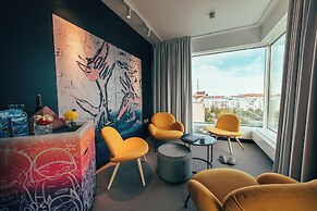 Hotel AX