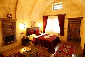 Shadow Cave House