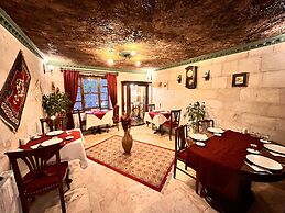 Shadow Cave House