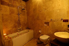 Shadow Cave House