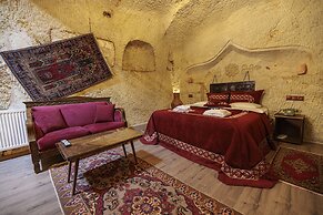 Shadow Cave House