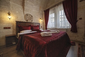 Shadow Cave House