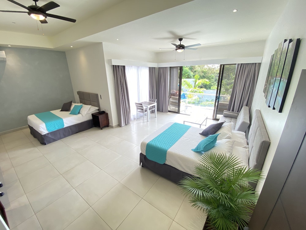 Hotel Naoz