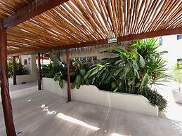 Blue Palm Bacalar