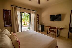 Blue Palm Bacalar