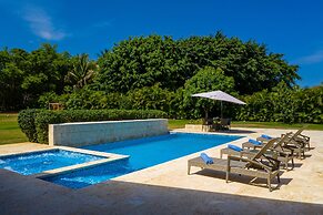 Luxurious 5-bdr villa at Casa de Campo