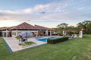 Luxurious 5-bdr villa at Casa de Campo