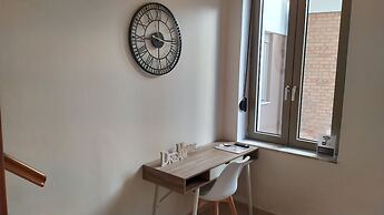 Uni Island City Suites