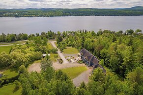 Au Sommet du Lac Magog