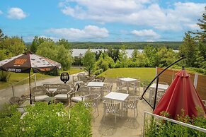 Au Sommet du Lac Magog