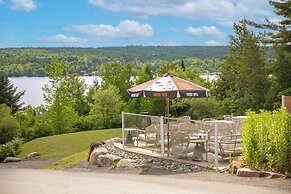 Au Sommet du Lac Magog