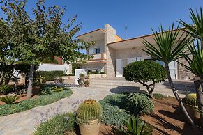 Villa Solare con piscina fronte mare