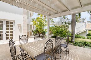 Luxury 2-level villa in Punta Cana