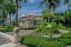 Luxury 2-level villa in Punta Cana