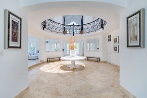 Luxury 2-level villa in Punta Cana