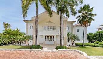 Luxury 2-level villa in Punta Cana
