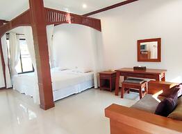 Thara Cholapruek Resort