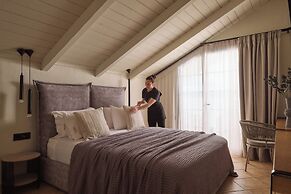 Nikon Boutique Hotel