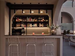 Nikon Boutique Hotel