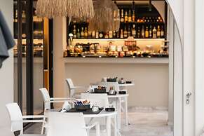 Nikon Boutique Hotel