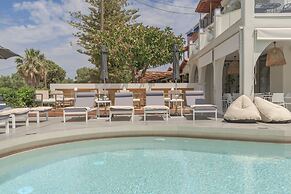 Nikon Boutique Hotel